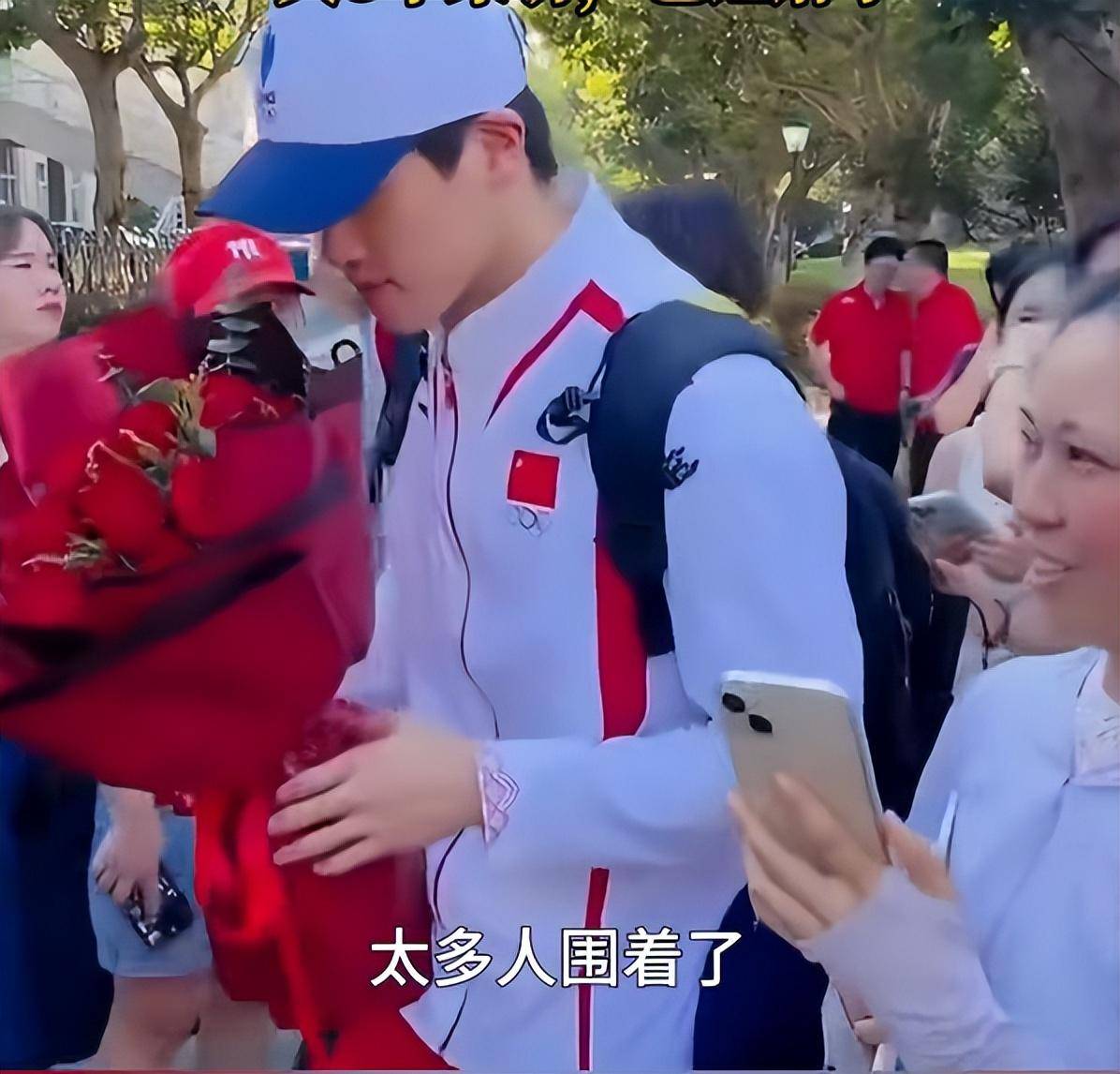全网傻眼！潘展乐突然做出这个举动！网友却说人间清醒！