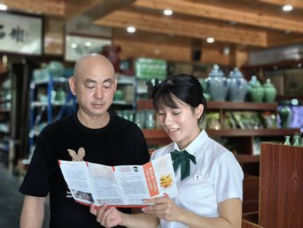对拒收现金说“不” 浙江稠州商业银行开展整治拒收人民币活动
