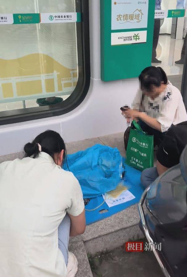家属称重病妇女被要求“本人到银行”才能取款，办理业务过程中人突然去世，株洲多方回应
